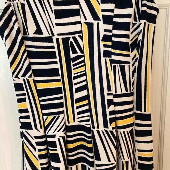 Fun Preppy Geometric Print Dress - size 8 - Picture 4 of 6